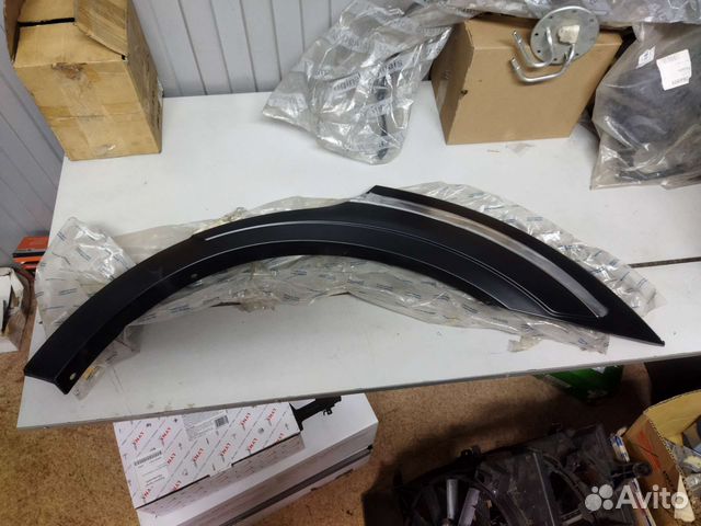 Молдинг заднего левого крыла Ssangyong Rexton