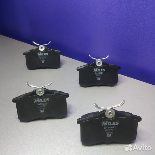 Колодки тормозные зад Audi A4 VW Golf Passat