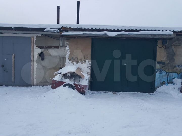 Гараж, > 30 м²