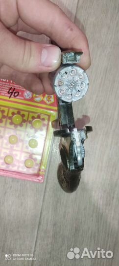 Пистолет револьвер пугач пистоны