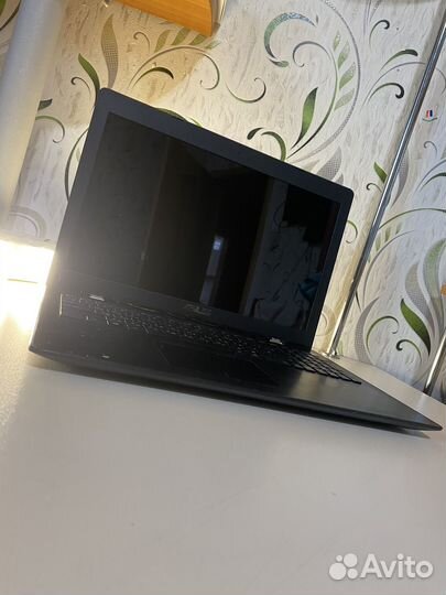 Ноутбук asus x553m