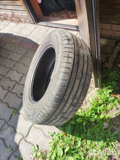 Nokian Tyres Hakka Blue 215/65 R16