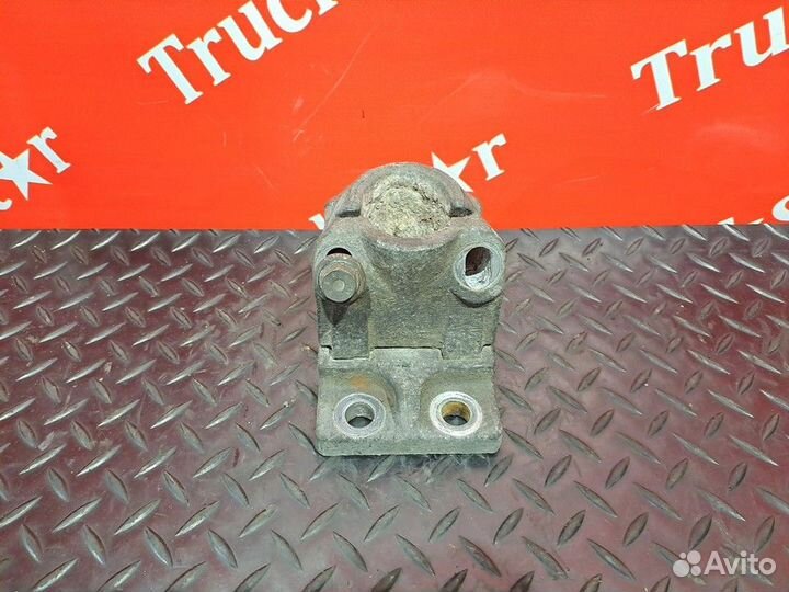 Кронштейн крыла заднего