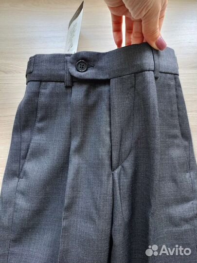 Брюки школьные новые 28/128