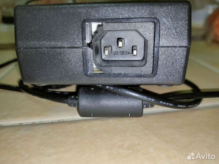Блок питания Asus ADP-180HB D