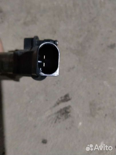 Топливная форсунка audi Volkswagen