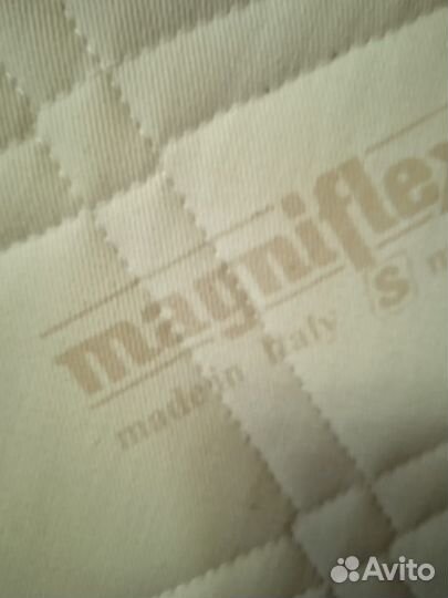 Детская кроватка с маятником