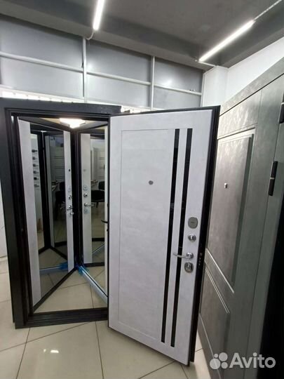 Входные металлические двери продажа со склада