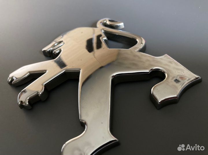 Значок peugeot знак пежо 308 оригинал