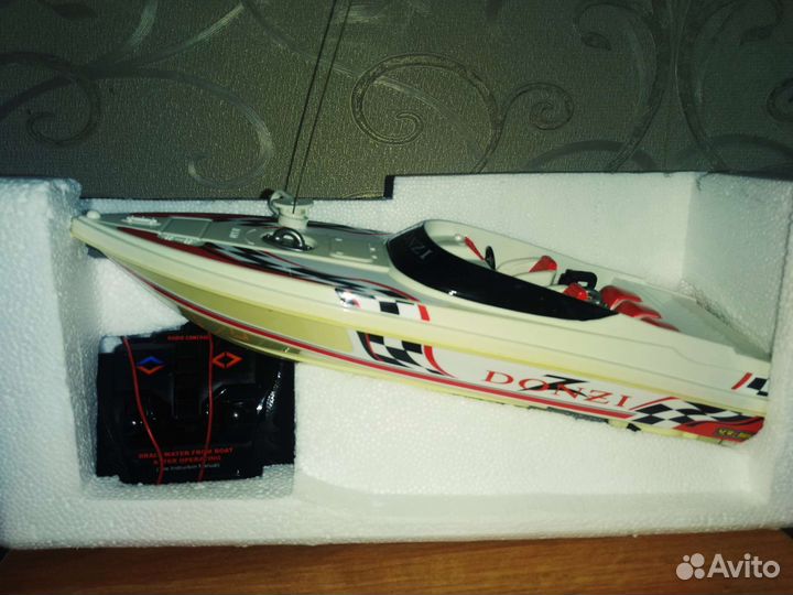 Катер на радиоуправлении