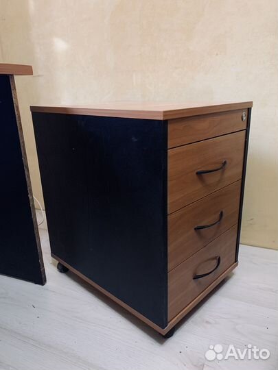 Компьютерный стол и тумба