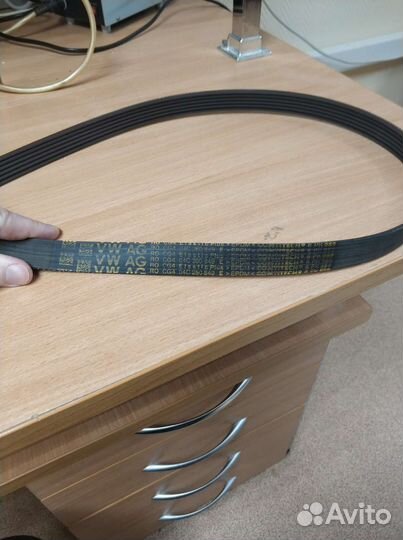 Приводной (поликлиновый) ремень 04C 260 849 E