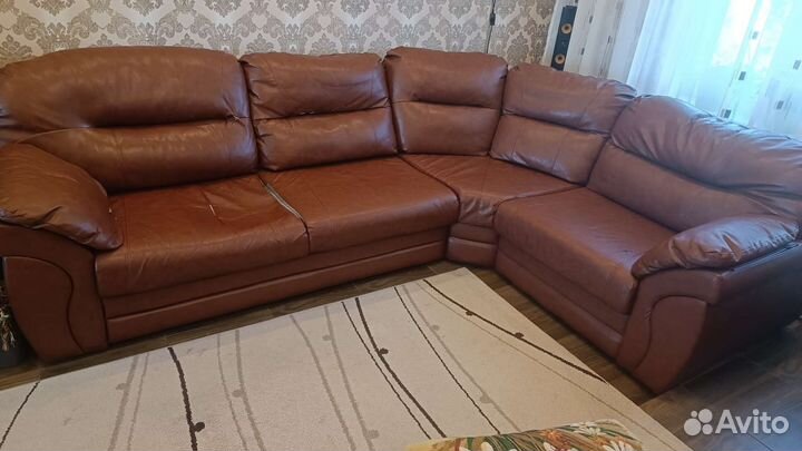 Кожаный угловой диван бу