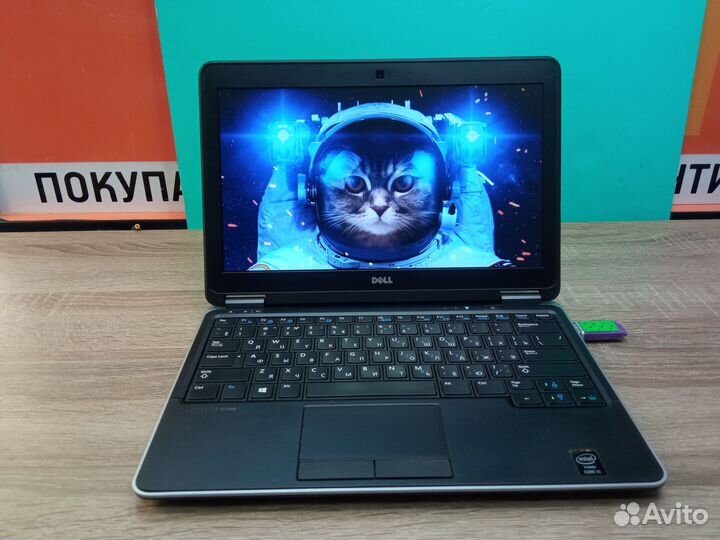 Безупречный Ноутбук Dell Latityde для работы, дома
