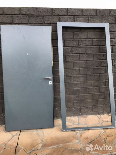 Продам входную дверь