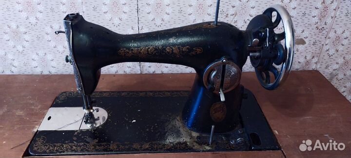 Швейная машинка ножная 