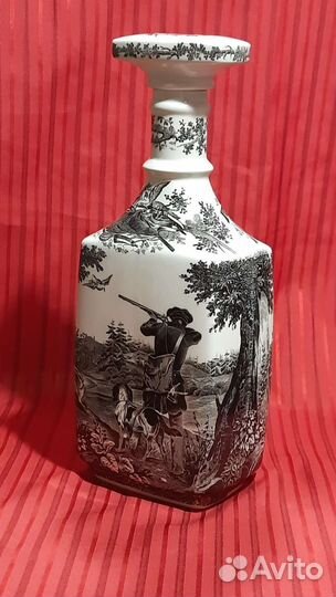 Старинный графин. Фарфор. Роспись Охота