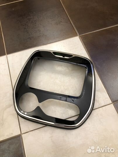 Рамка под мультимедию Рено Каптюр 2016-н.в