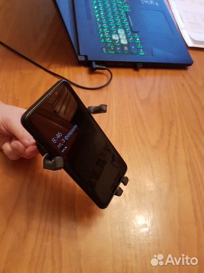 Автомобильный держатель для телефона