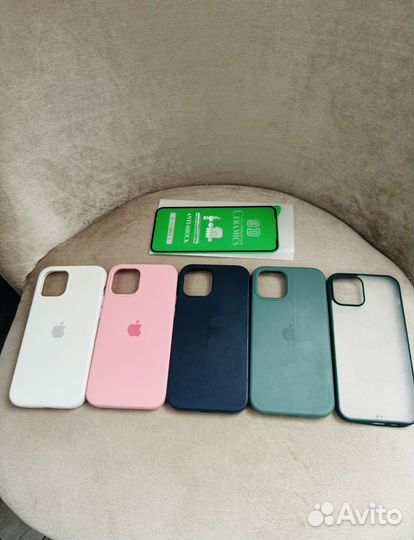 Чехлы на iPhone 12