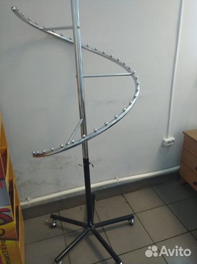 Вешалка для одежды напольная металлическая