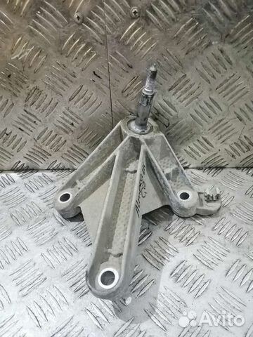 Кронштейн кпп алюминиевый Almera G15, Logan Largus