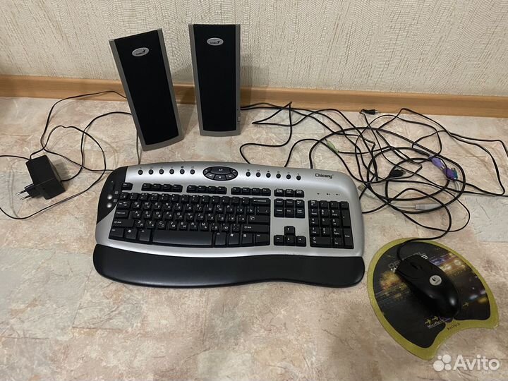 Клавиатура, мышь, коврик, колонки