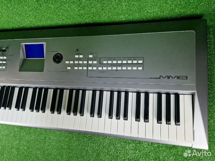 Синтезатор Yamaha MM8