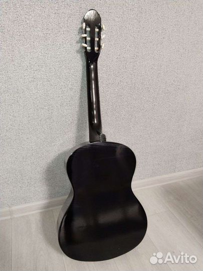 Классическая гитара (чёрная)