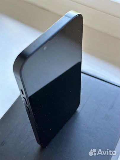 Телефон iPhone 13