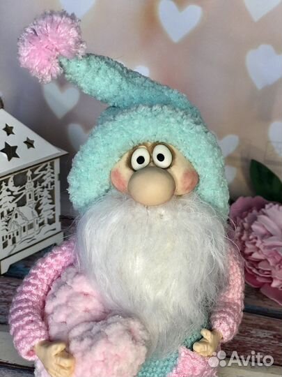 Вязаные игрушки ручной работы Гном
