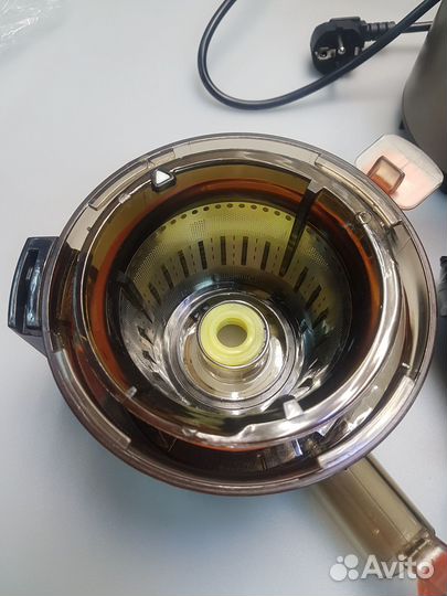 Соковыжималка шнековая polaris PSJ0601