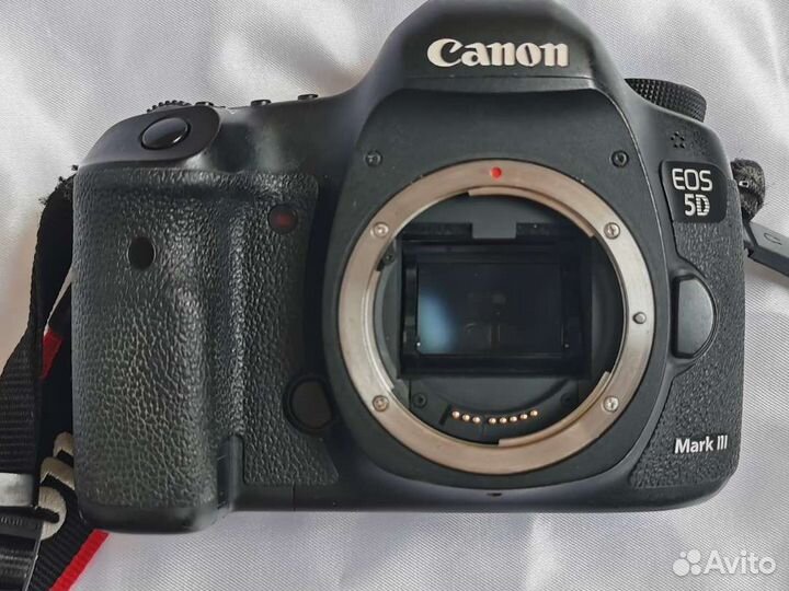 Зеркальный фотоаппарат Canon 5D mark iii body