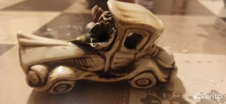 Статуэтка автомобиль