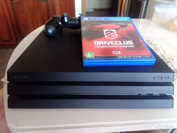 Sony playstation PS4 pro 1tb