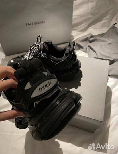 Balenciaga track 1 black женские