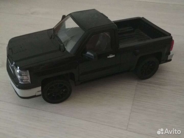 Машинка на радиоуправлении