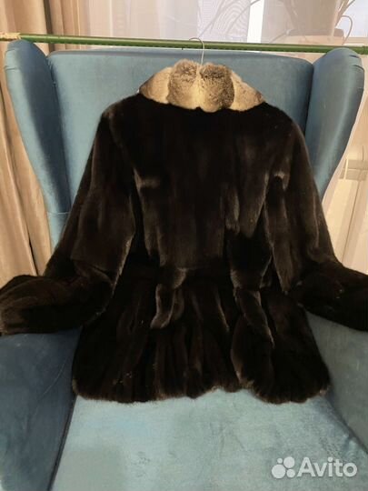 Шуба норковая с воротником из шиншиллы
