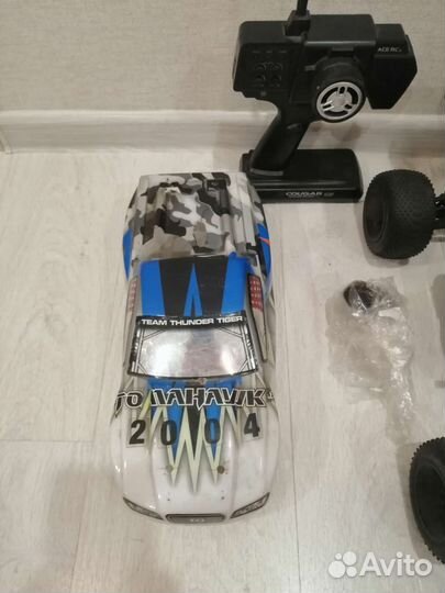 Машина на радиоуправлении с двигатель