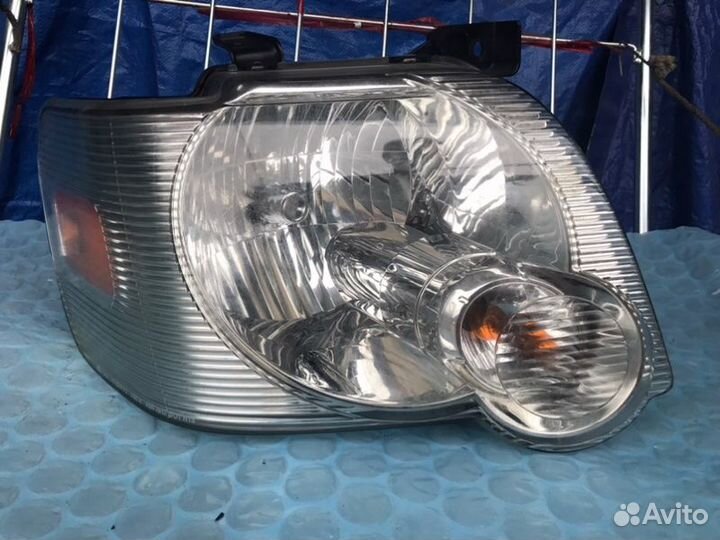 Фара правая Ford Explorer U251 4.0L sohc 12-valve