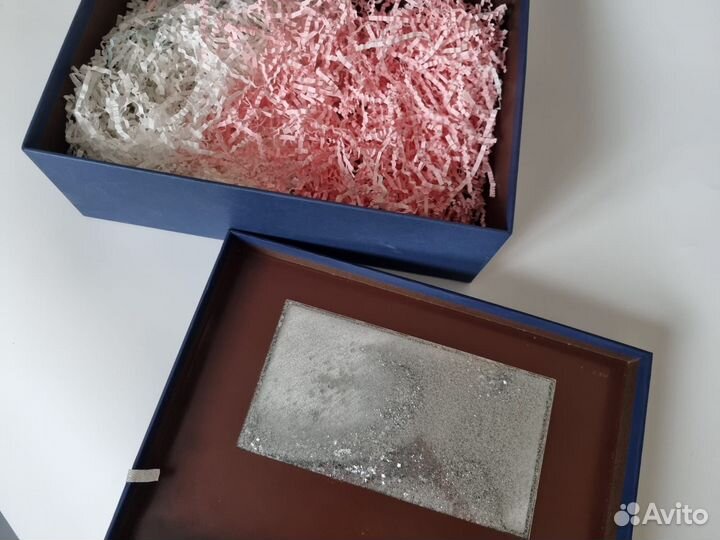 Коробка подарочная с бумажным наполнением