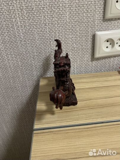 Статуэтка дракона
