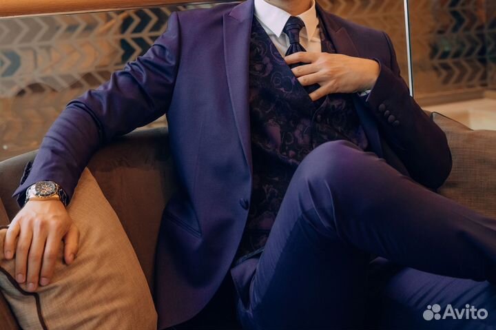 Мужской свадебный костюм тройка фиолетовый adimo