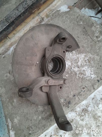 Поворотный кулак niva 2121