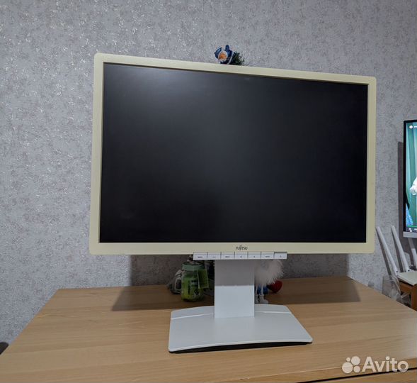 Монитор 22 Fujitsu LCD B22W-6