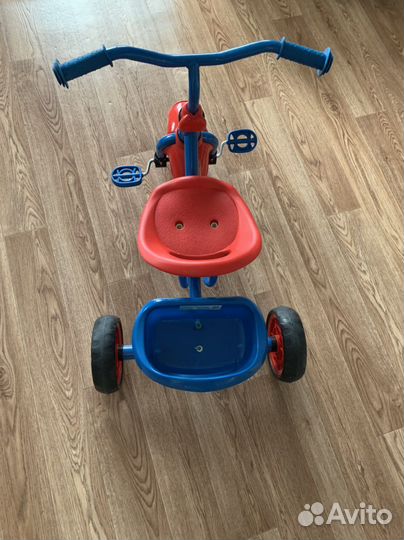 Трехколесный велосипед