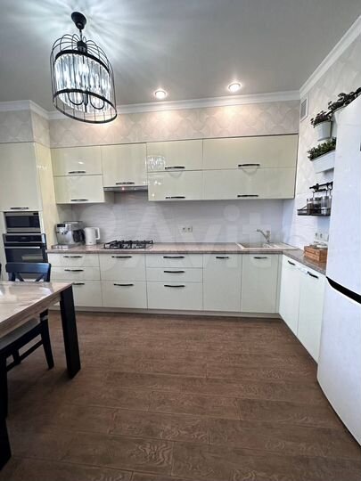 2-к. квартира, 65 м², 12/18 эт.