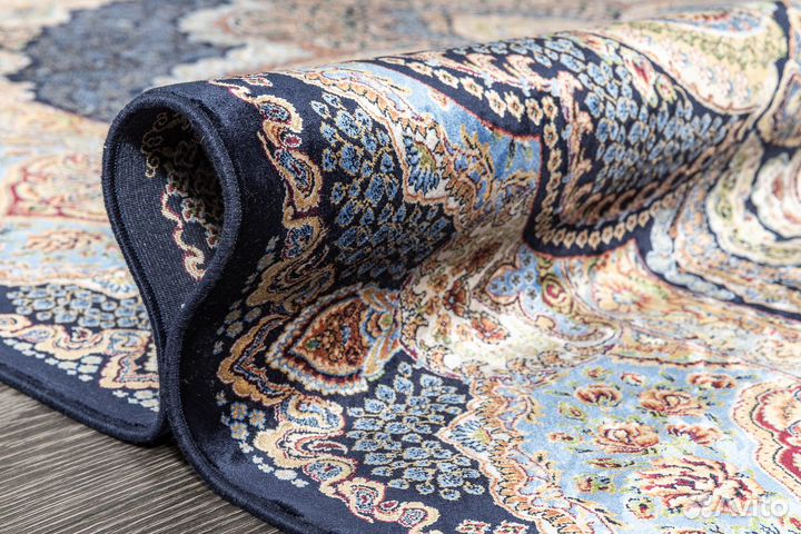 Ковёр из шёлка «QUM-L»