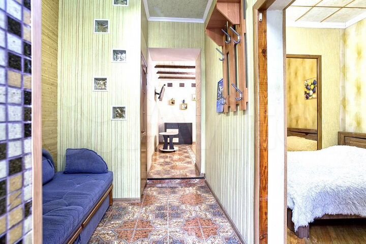 2-к. квартира, 58 м², 1/2 эт.