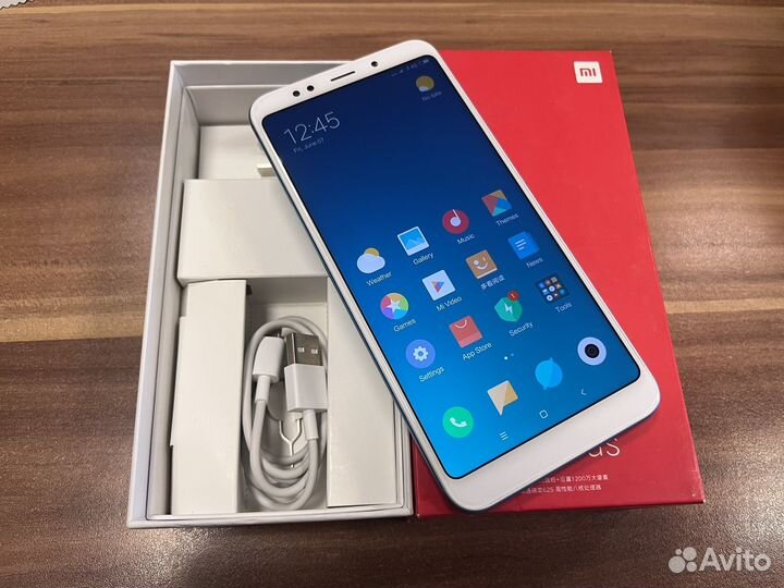 Xiaomi Redmi 5 Plus, 3/32 ГБ